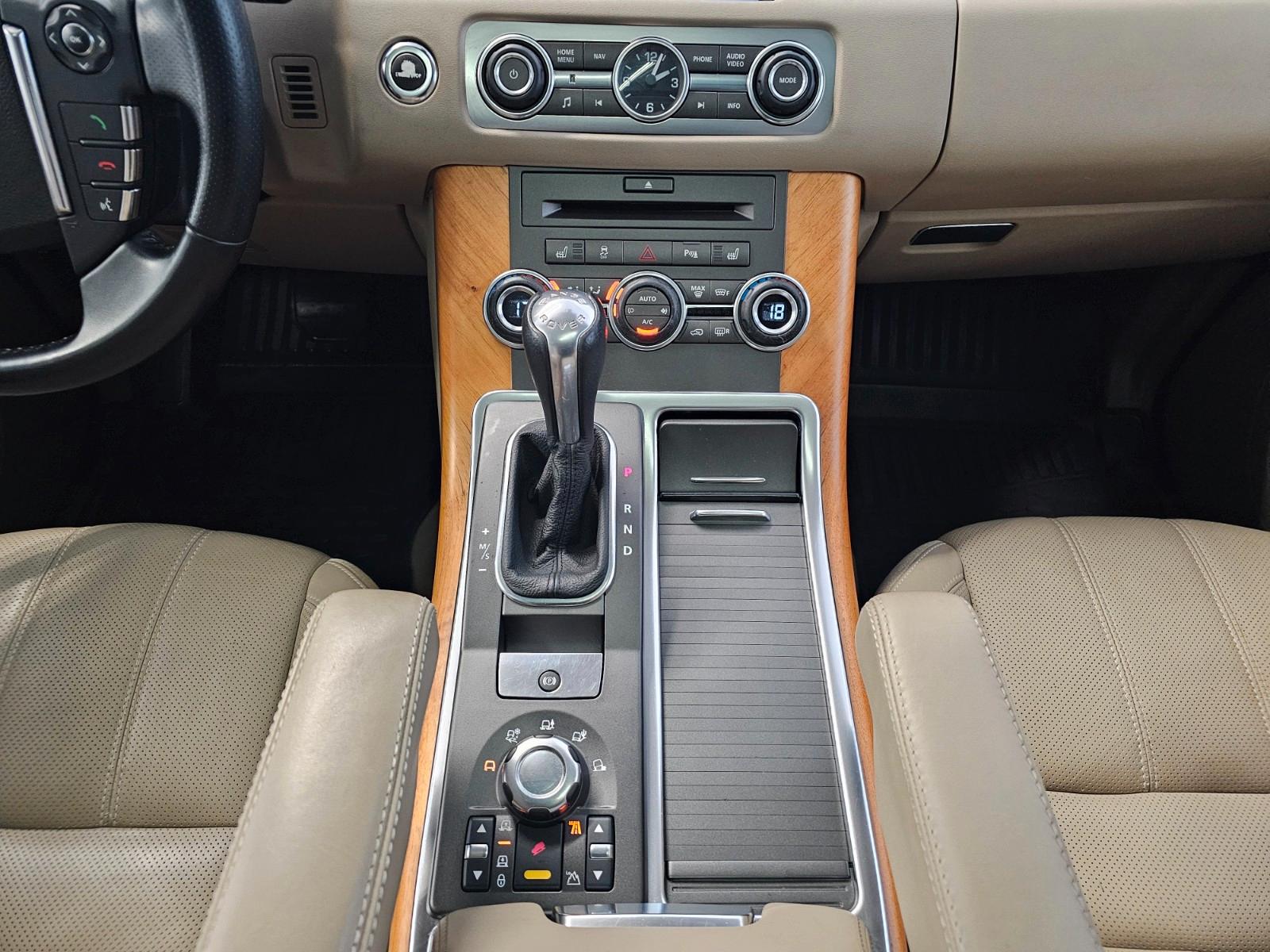 LAND ROVER RANGE ROVER SPORT 3.0 V6 TD HSE 245CH - XENON - ATTELAGE - RÉGLAGE ÉLECTRIQUE DES SIÈGES AVEC FONCTION MÉMOIRE - TOIT OUVRANT