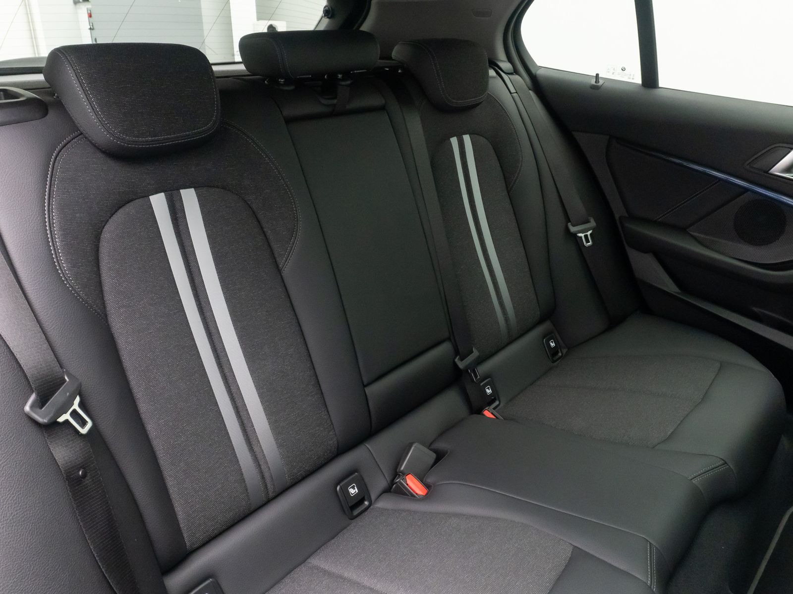 Fahrzeugabbildung BMW 118i Sport Line Kamera DAB DriveAs HiFi Panorama