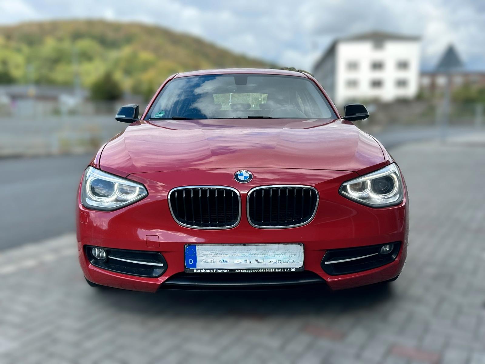 BMW 116i Sport Line Vollleder Bi-Xenon Navi 1.Hand