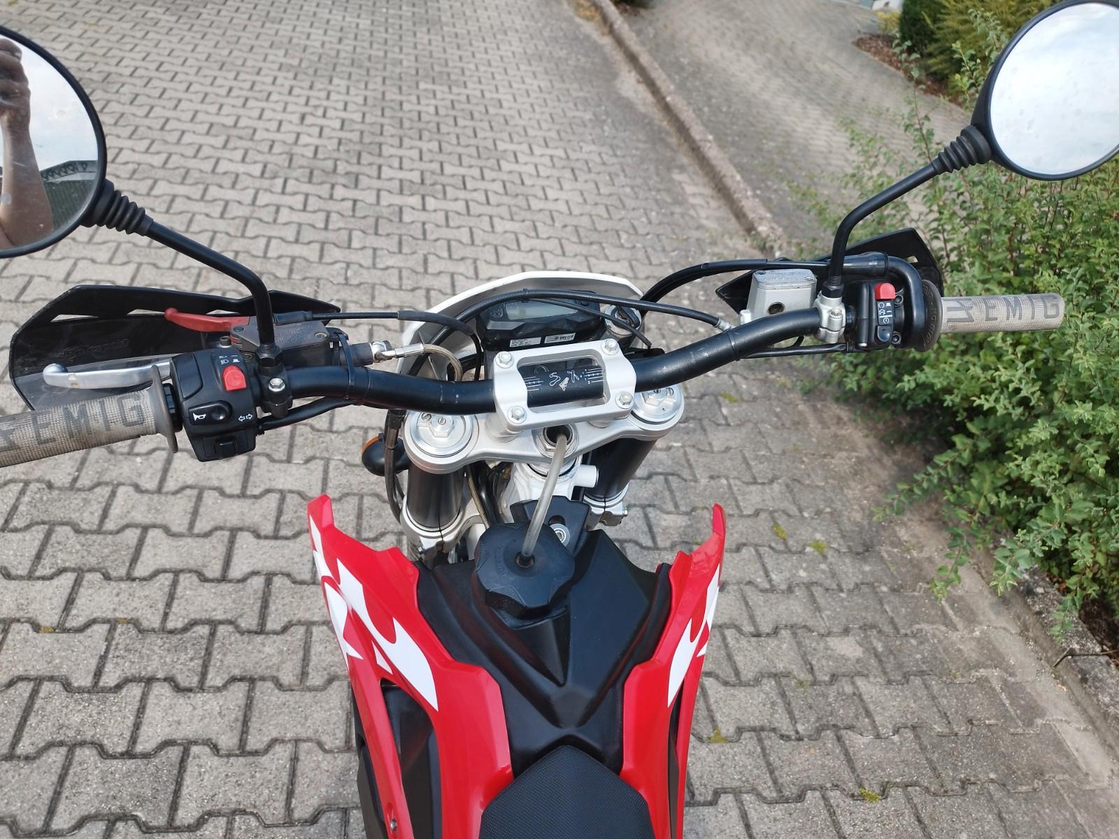 Husqvarna  2011 — photo 12