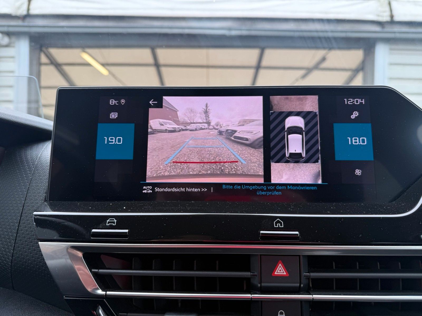 Fahrzeugabbildung Citroën C4 Lim. Shine -1.Hand-