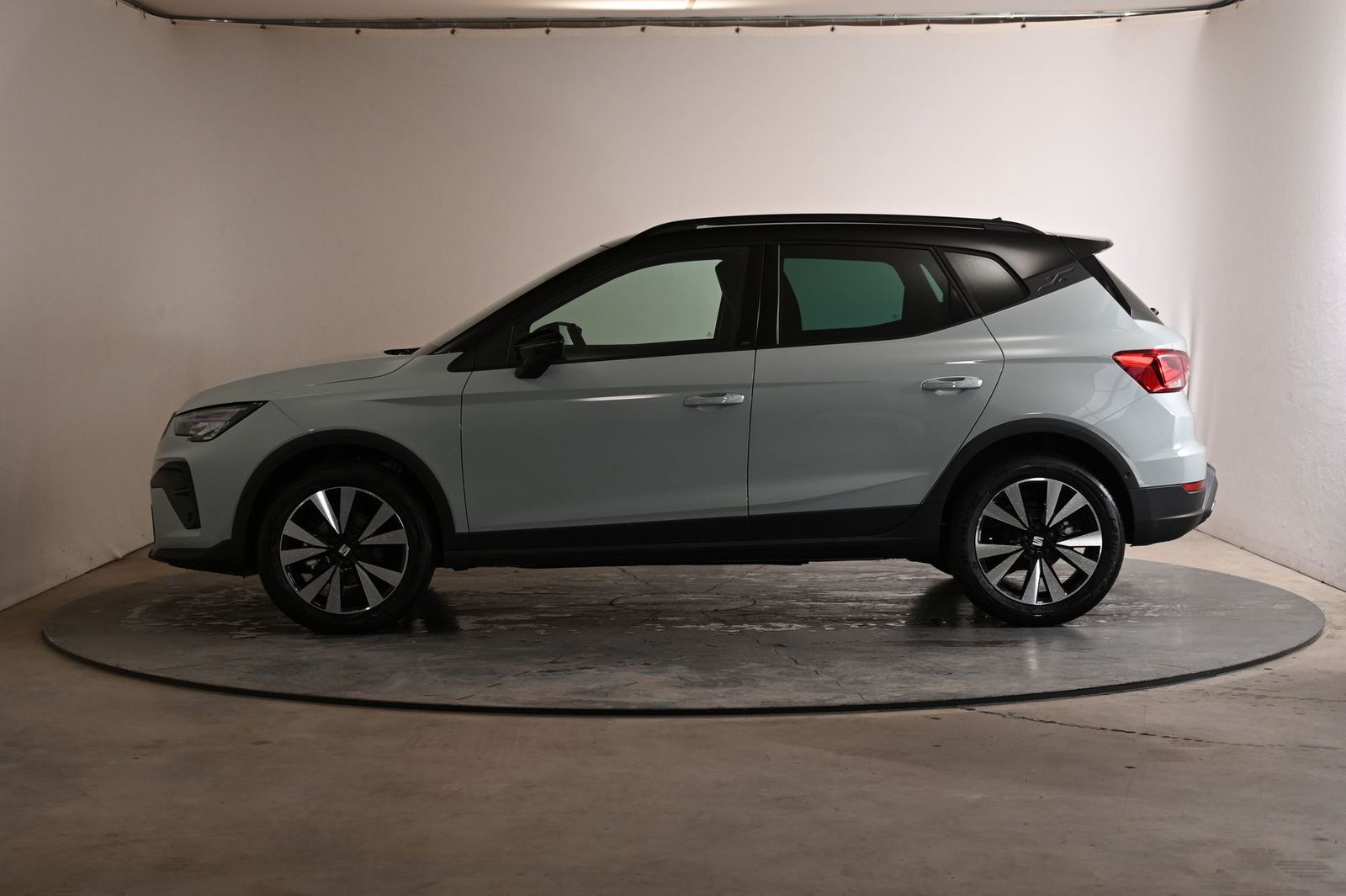 Seat Arona FR ACC|AHK|RFK|LED|Navi|Carplay|Klima|P... imagem 2