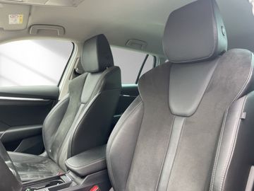Skoda Octavia Combi IV 2.0 TDI DSG Style *STHZ*MATRIX*