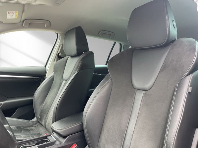 Skoda Octavia Combi IV 2.0 TDI DSG Style *STHZ*MATRIX*