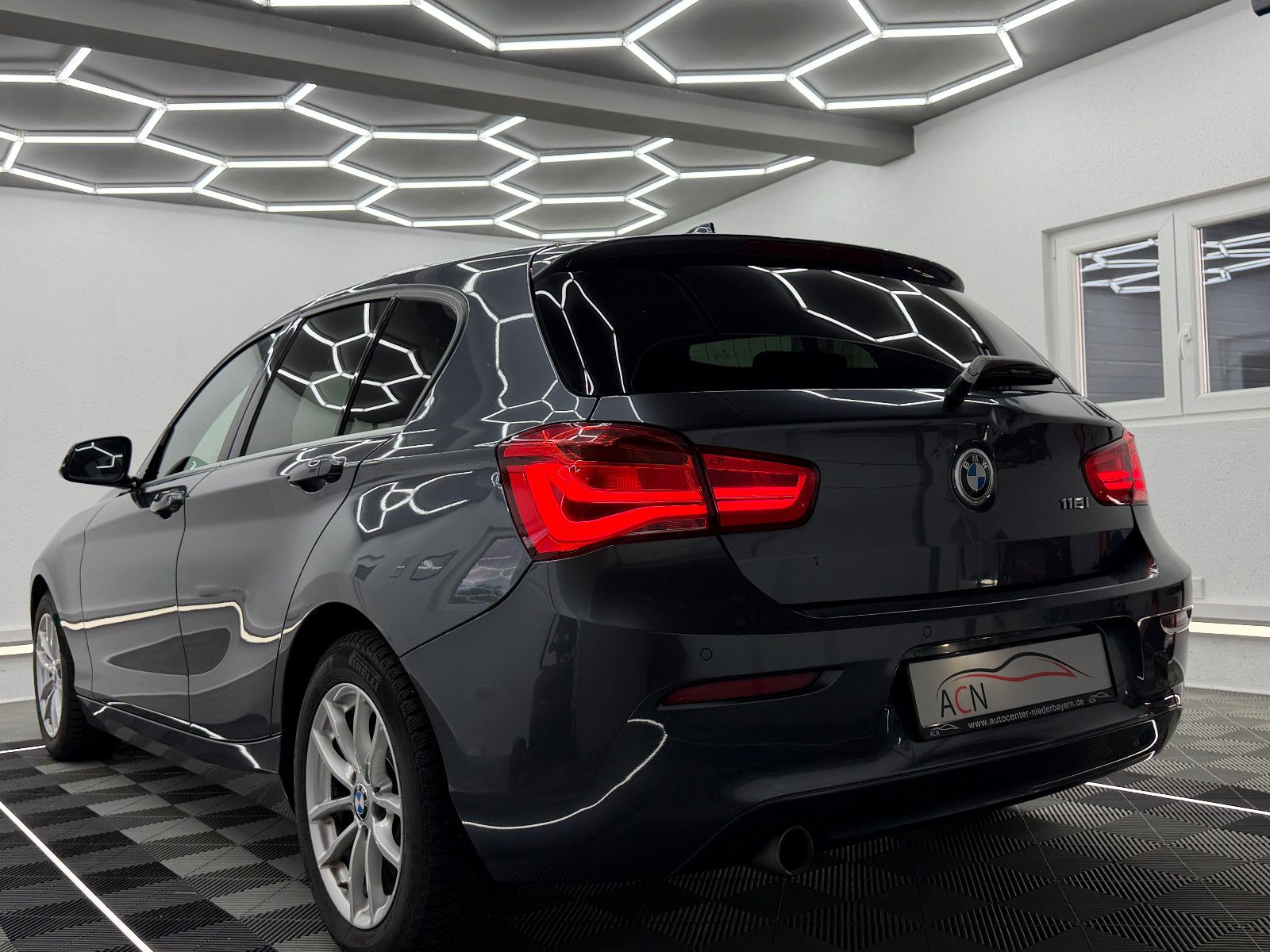 Fahrzeugabbildung BMW 118 i Aut. Advantage/NAVI BUSINESS/KLIMAAUT./LED