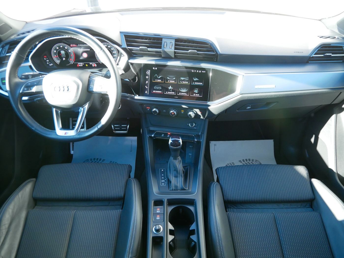 Fahrzeugabbildung Audi Q3 40 2.0 TFSI quattro S-Line NEU56T AHK Kamera