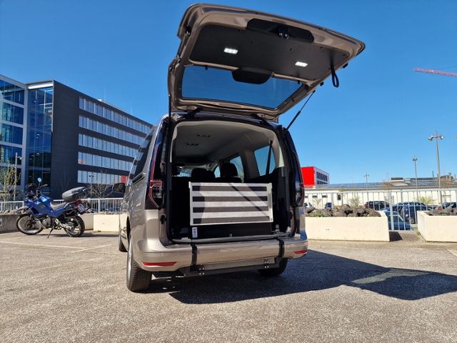 Fahrzeugabbildung Volkswagen Caddy Maxi Rollstuhlrampe