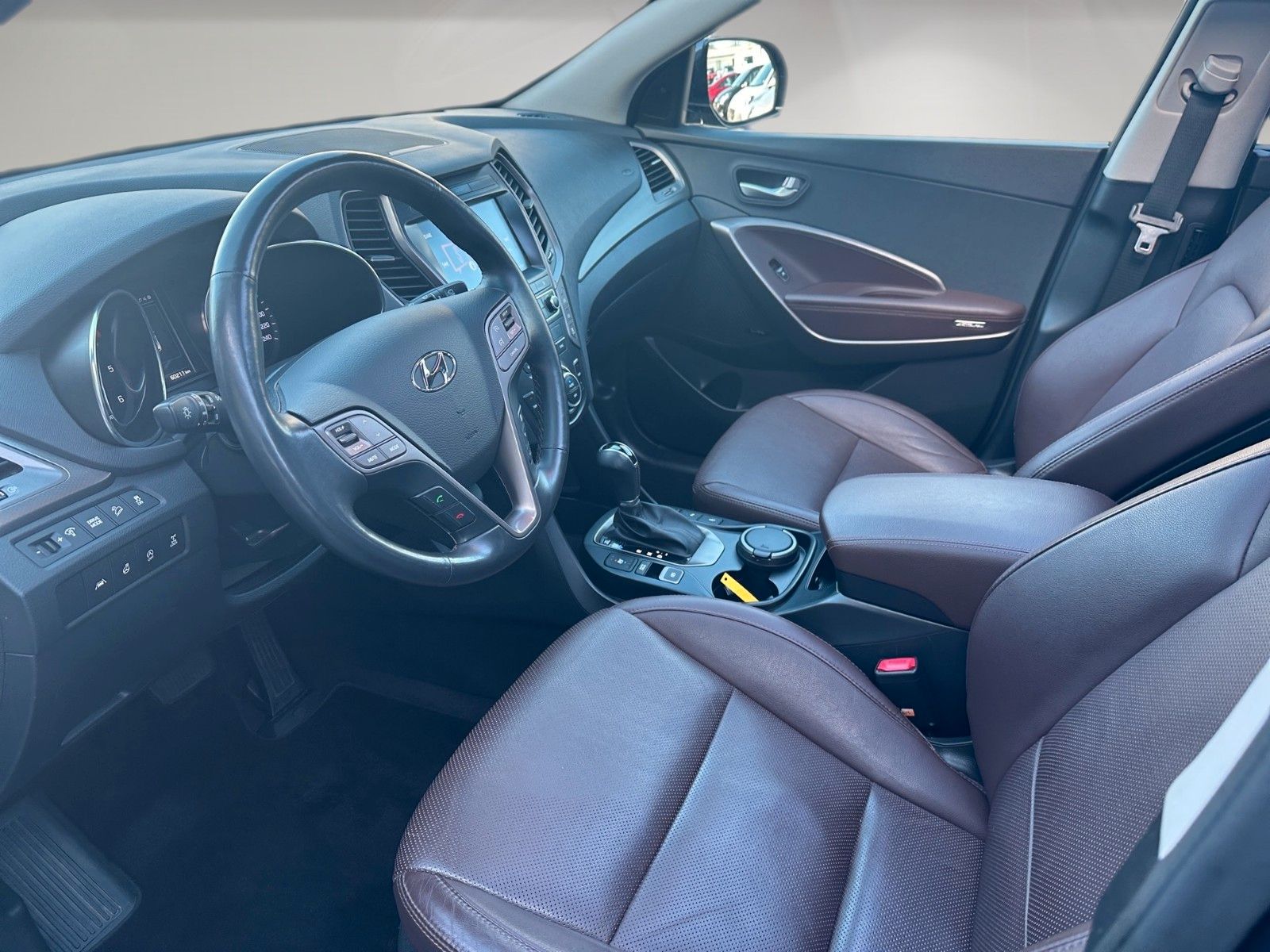 Fahrzeugabbildung Hyundai Grand Santa Fe  2.2 CRDi Premium 4WD AT LEDER SD