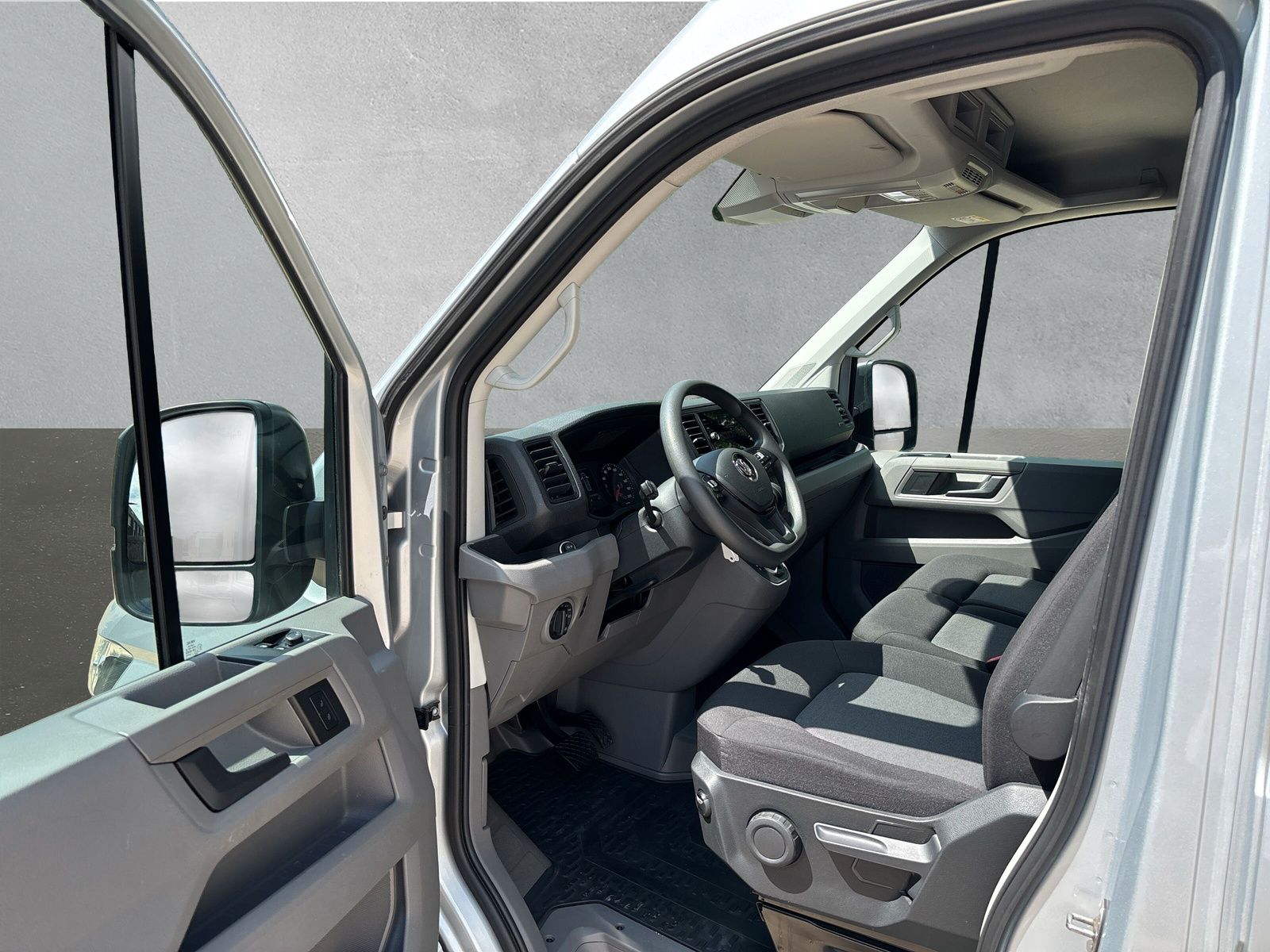 Fahrzeugabbildung Volkswagen Crafter Kasten 2.0 TDI MR Hochdach SHZ ACC