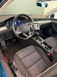 Volkswagen Passat Variant - 9