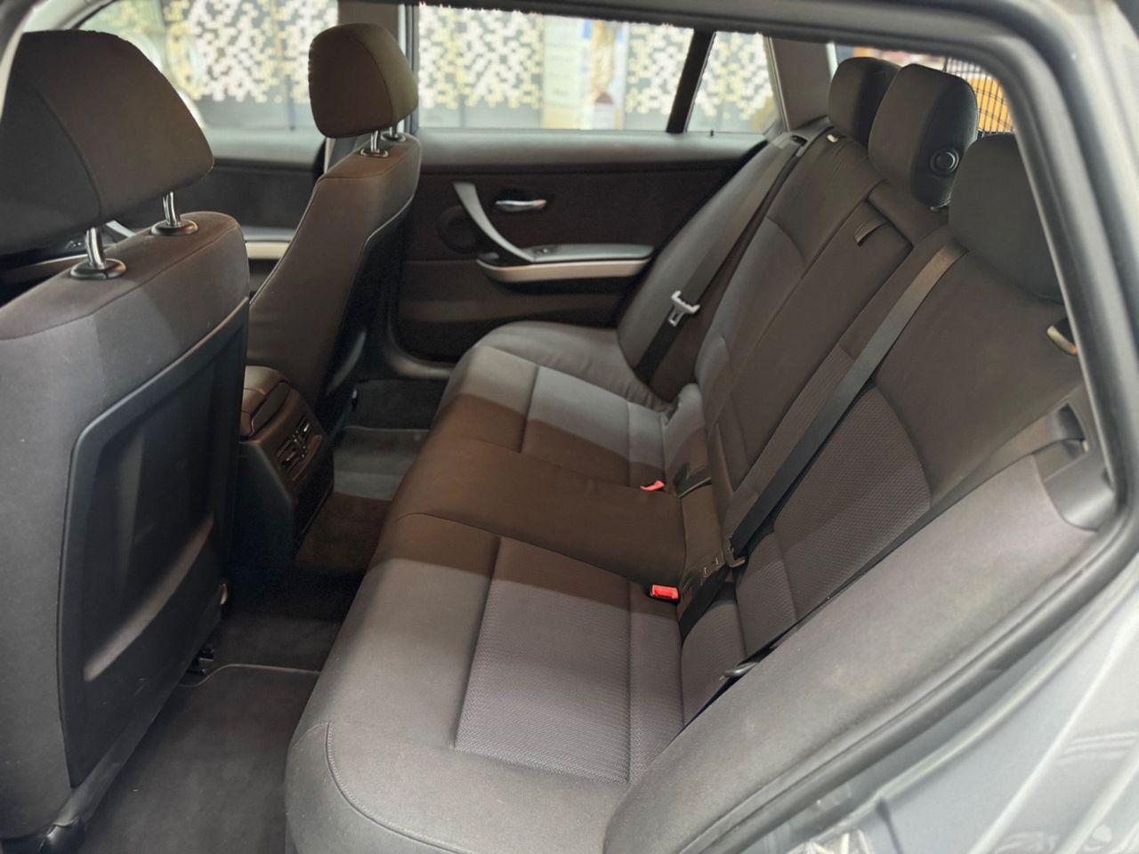 BMW 318 2010 — photo 14