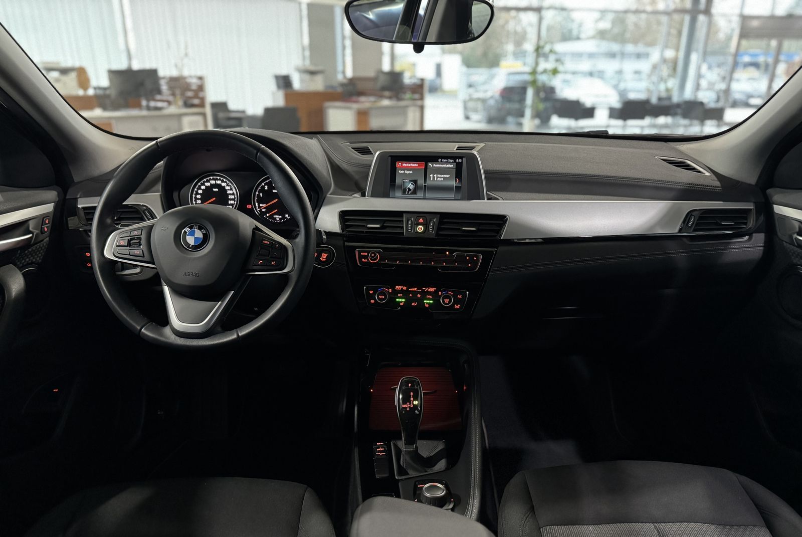 Fahrzeugabbildung BMW X2 sD18i DAB Sitzhzg LED Geschwindigkeitsreg PDC