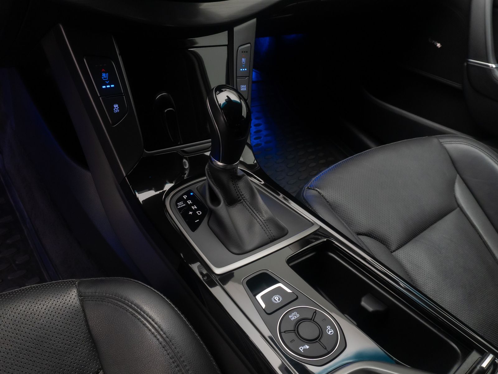 Fahrzeugabbildung Hyundai i40 Premium Kamera DAB Memory InfinitySound 18"