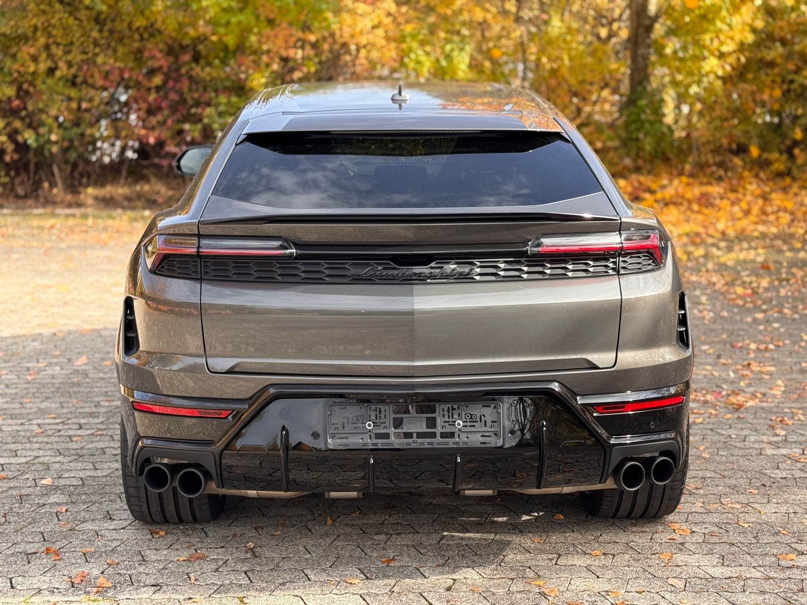 Fahrzeugabbildung Lamborghini URUS SE|BANG/OLUFSEN|PANO|MY25|BLANCO COC