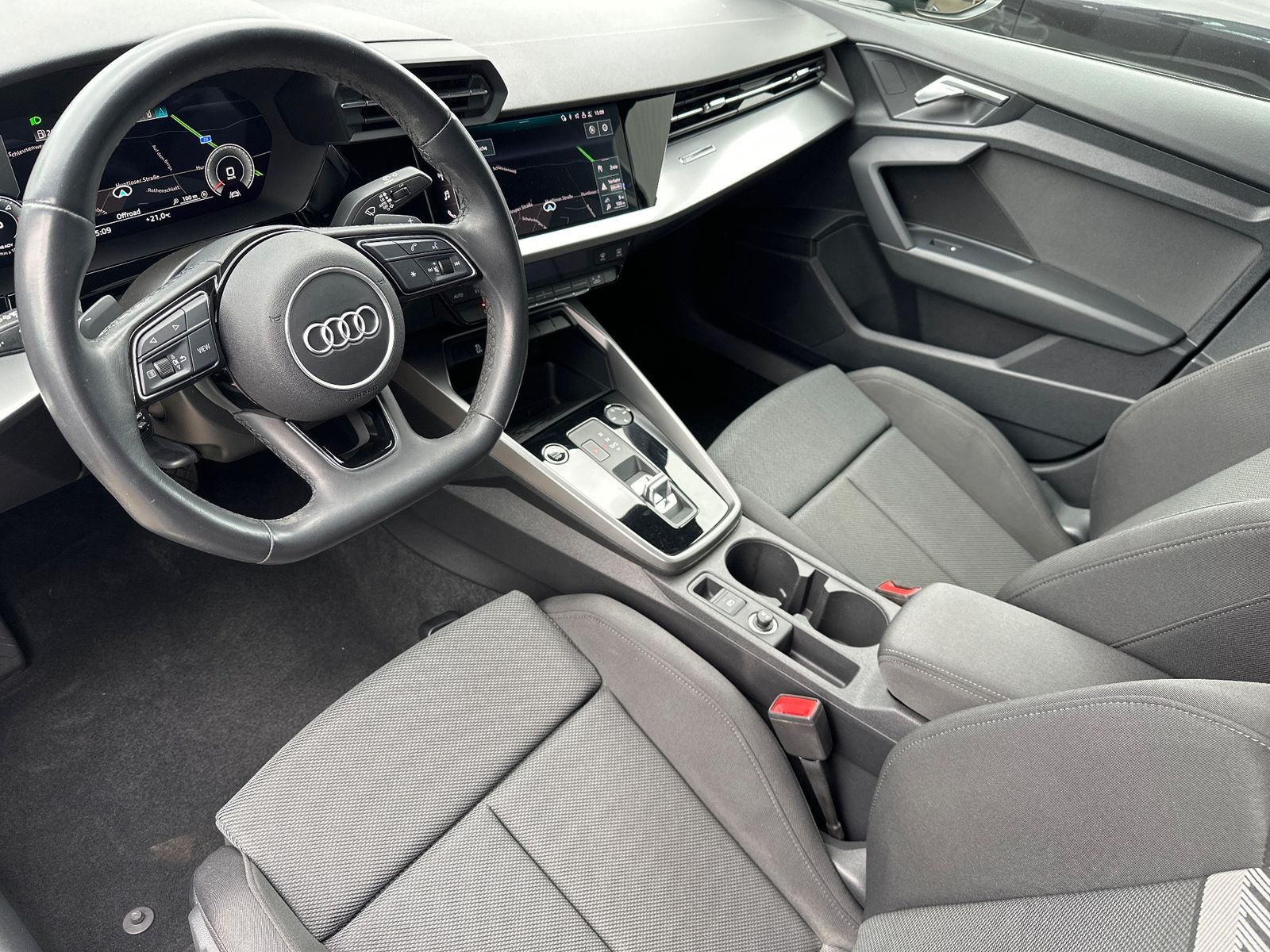 Fahrzeugabbildung Audi A3 Limousine 35 TDI S-Line NAV+LED+STHZ+18ZO+VC