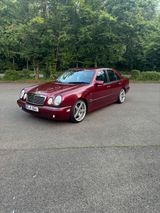 Mercedes-Benz E 320 AVANTGARDE Avantgarde - Mercedes-Benz E 320: Avantgarde