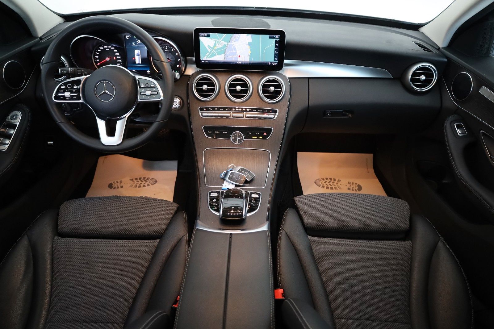 Fahrzeugabbildung Mercedes-Benz C 200 T 4M T.Leder,Navi,LED,SH,PDC,SR+WR
