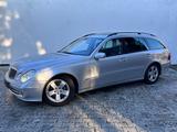 Mercedes-Benz E320 CDI T Avantgarde/Distronic/H&K/Leder/Lift - Mercedes-Benz E 320 aus 2005: Cdi
