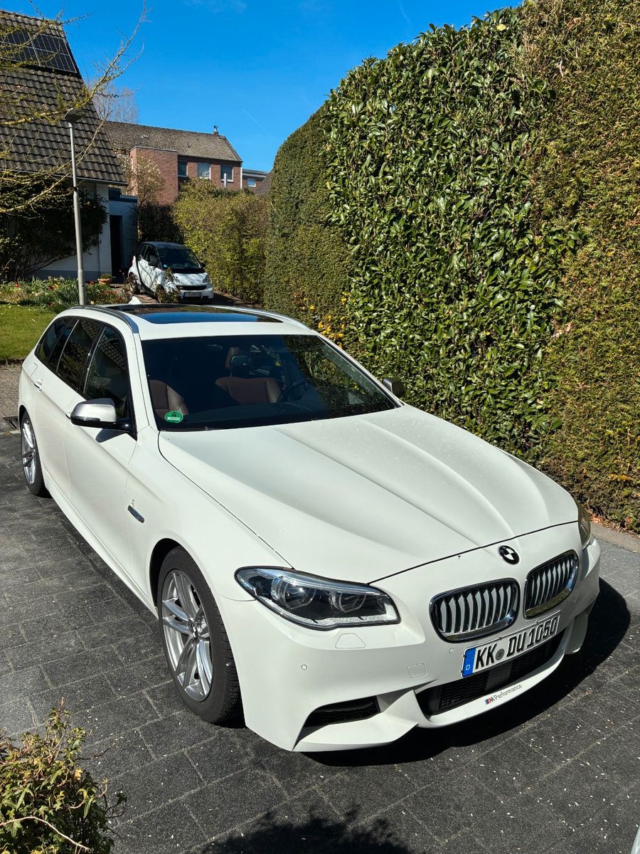 BMW M550d Touring B&amp;O Sound, ACC, Scheckheft, AHK