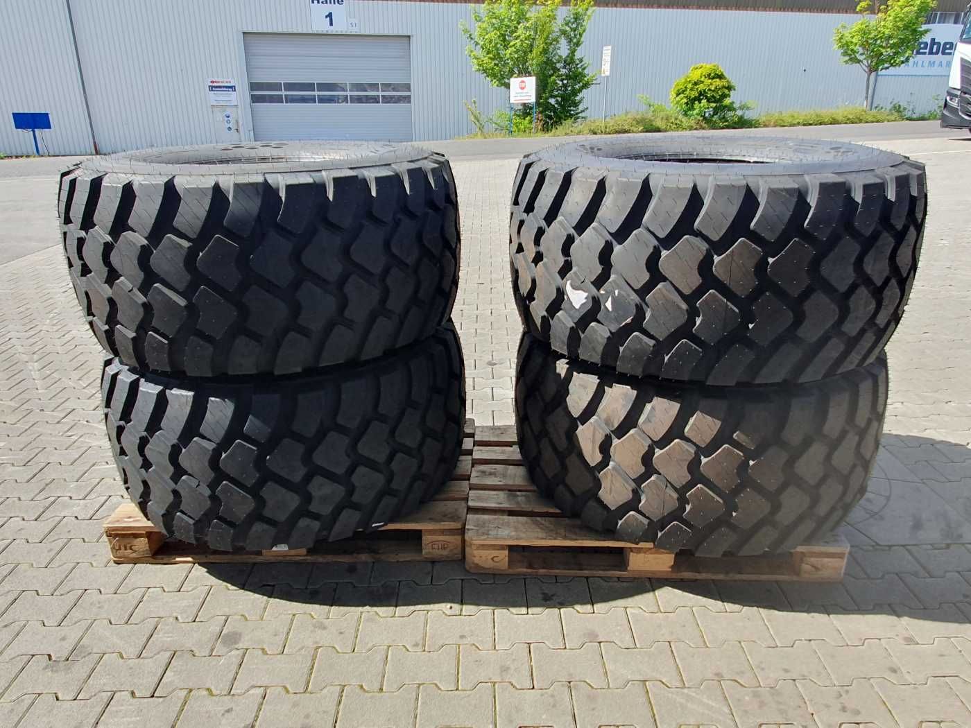 Fahrzeugabbildung Mercedes-Benz Radlader Reifen mit Felge / NEU / lagernd