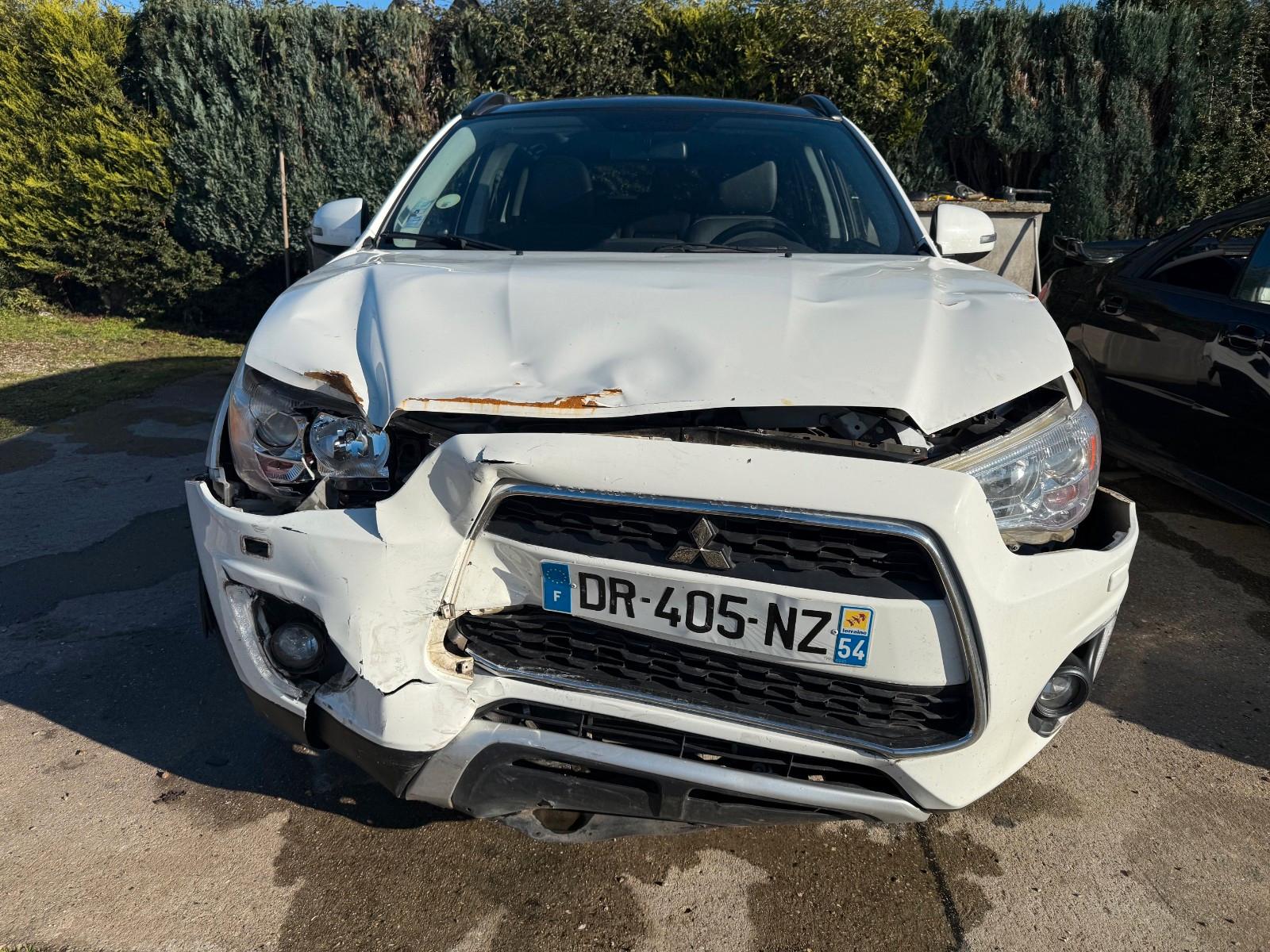 Mitsubishi ASX 2015 — interior