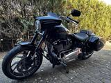 Harley-Davidson Sport Glide mit Jekill&Hyde Auspuff + Stage2 Tun