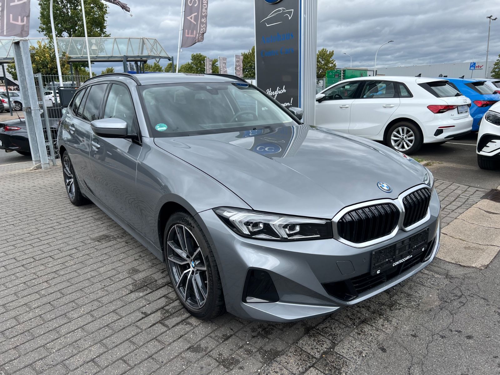 BMW 330e Touring AHK+ACC+Spur+Keyless+SportSitze+AMB