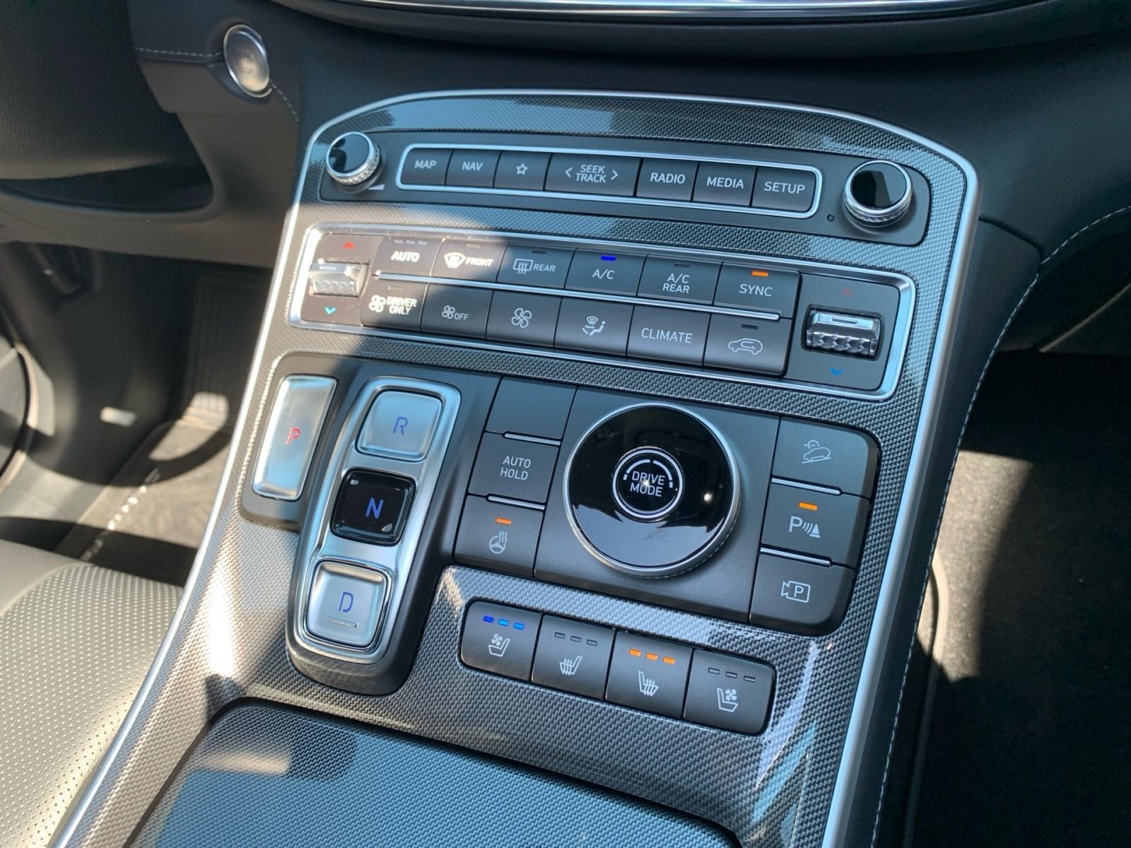 Fahrzeugabbildung Hyundai SANTA Fe 1.6 T-GDI Prime Hybrid SEVEN Pan.Dach