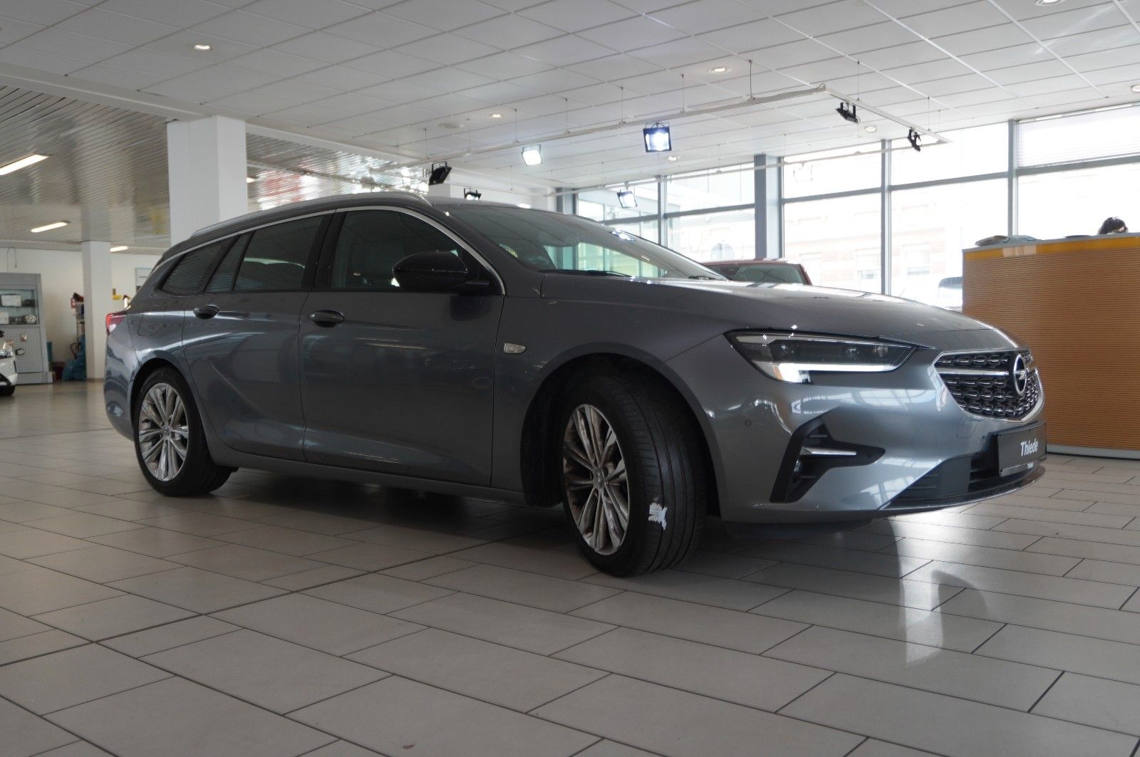 Fahrzeugabbildung Opel Insignia B ST 2.0D ELEGANCE NAVI/LED/KAMERA/AHK
