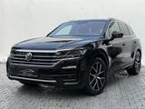 Volkswagen Touareg 3.0TDI DSG R-Line 4Motion Matrix/ACC/AHK - gebrauchte VW Touareg aus dem Jahr 2019