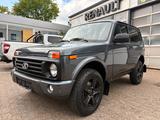 Lada Niva Urban Black Edition, Mike Sanders - graue Lada Niva