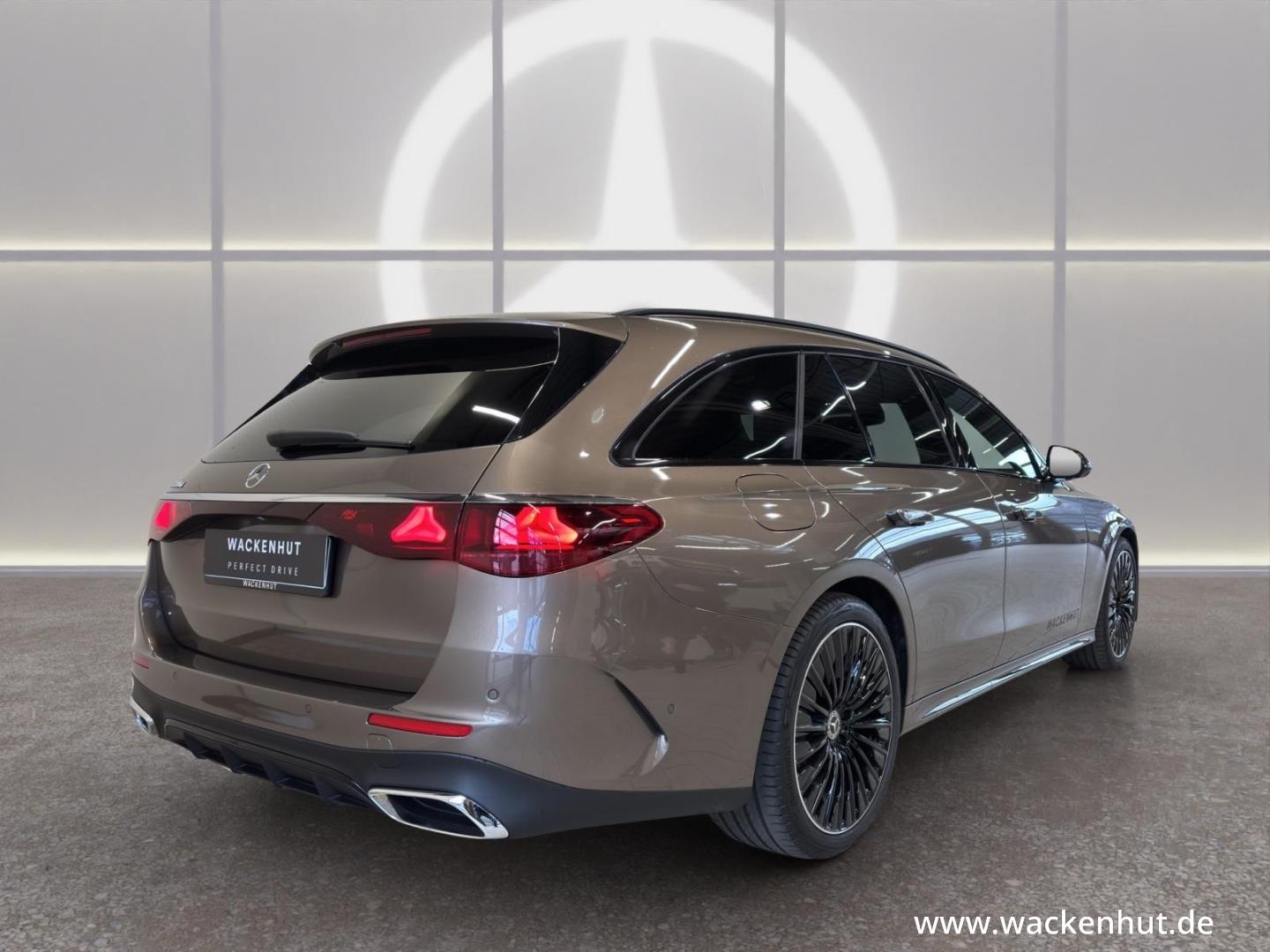 Mercedes-Benz E 220 d T AMG LINE ADVANCED PLUS AHK+DISTR+BURME