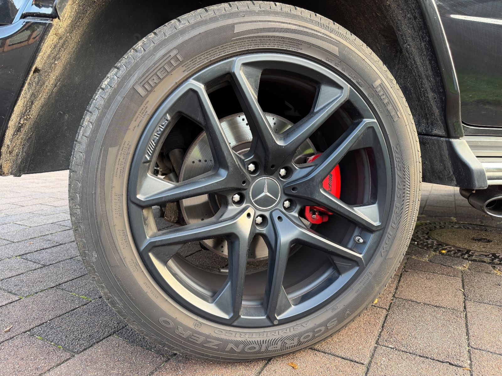 Fahrzeugabbildung Mercedes-Benz G 63 AMG MEMO*BURMESTER*SDACH*ACC*LED*SBELÜFTUNG