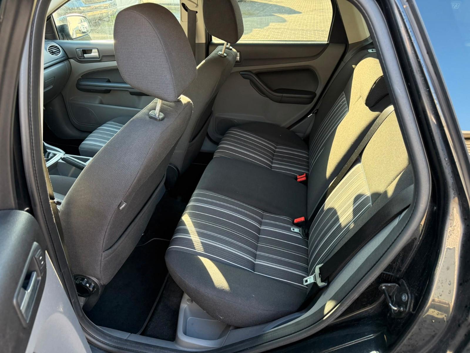 Ford Focus 2008 — photo 11