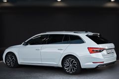 SKODA Superb Combi 2.0 TDI L&K 4x4*Massage*LED*ACC*PSD