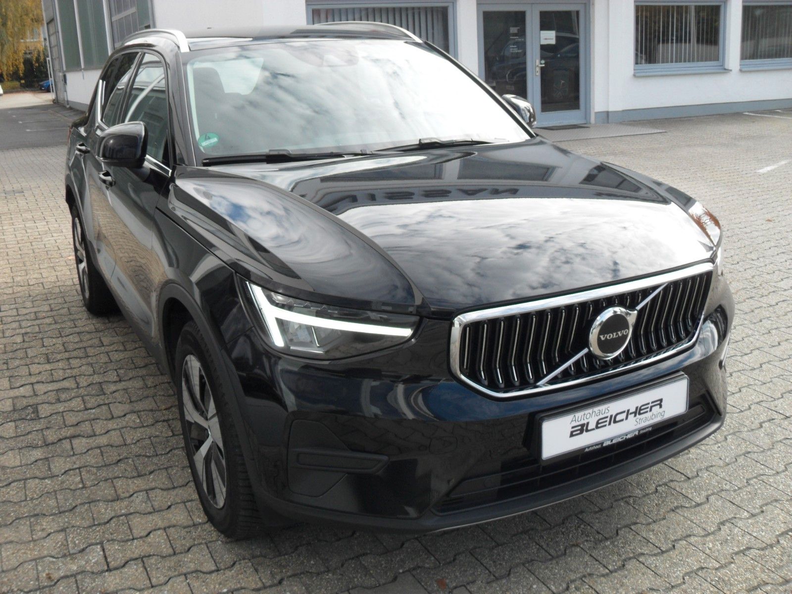 Fahrzeugabbildung Volvo XC40 T4 Essential | AHK | Navi | PDC | SH