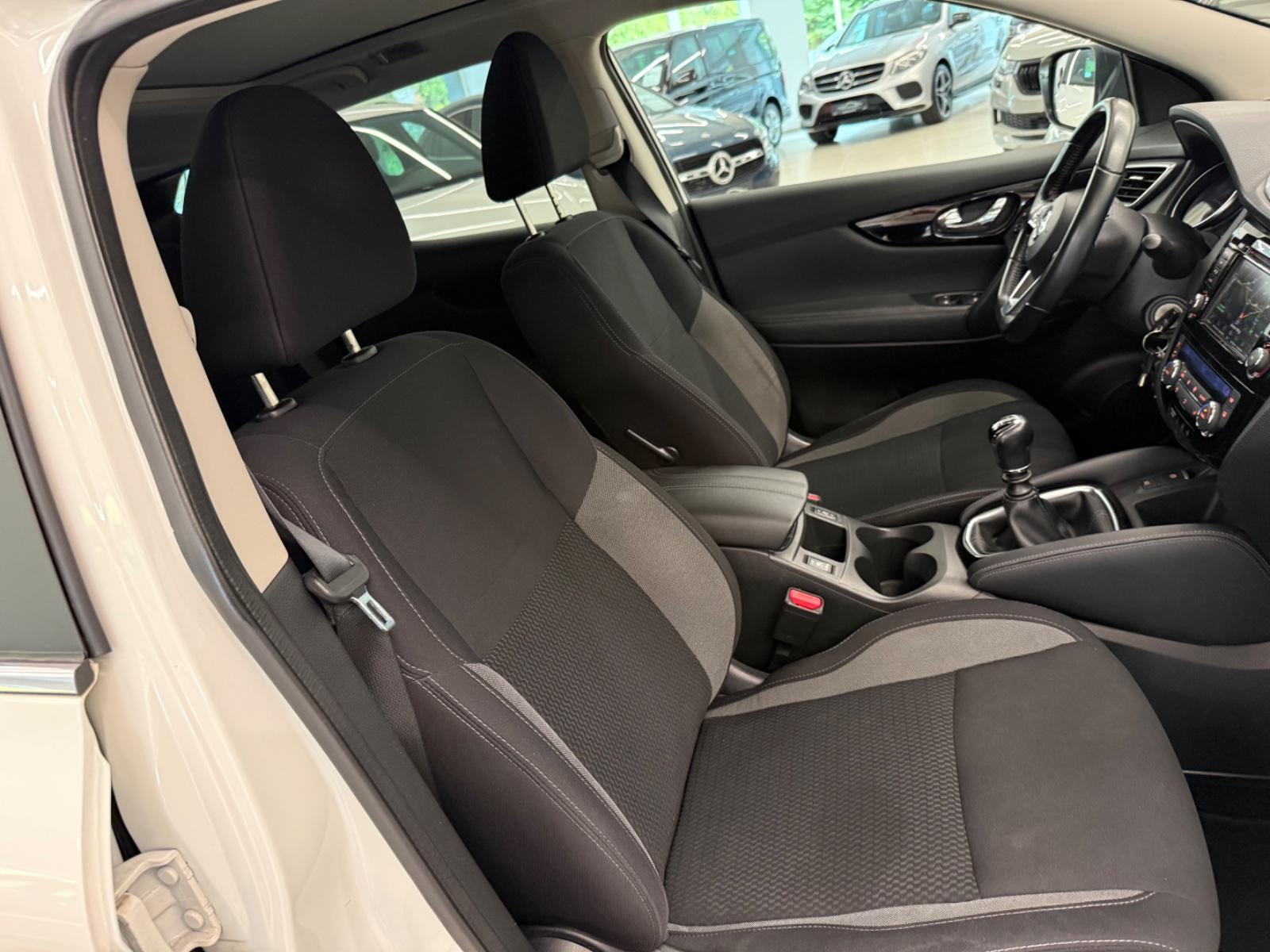 Nissan Qashqai 1. 3 N-Way Navi Klima Panorama AHK 1.8t