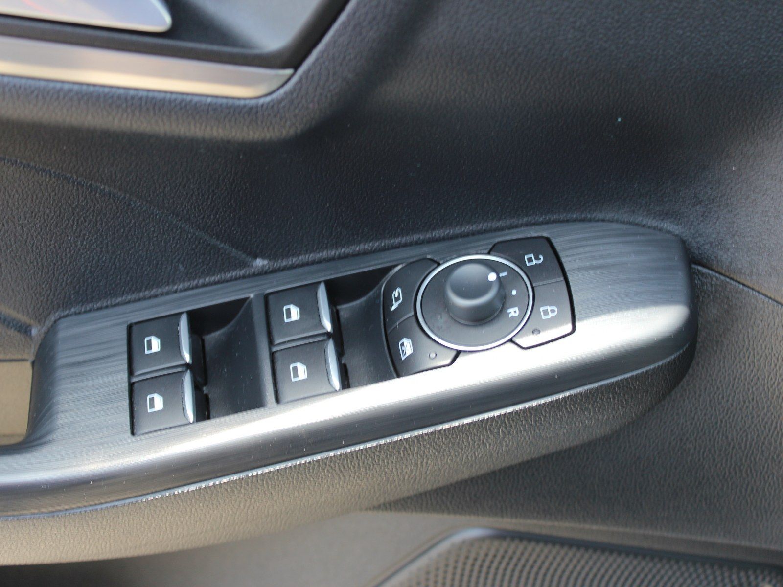 Fahrzeugabbildung Ford Kuga Titanium 1,5 EcoBoost Start/Stopp