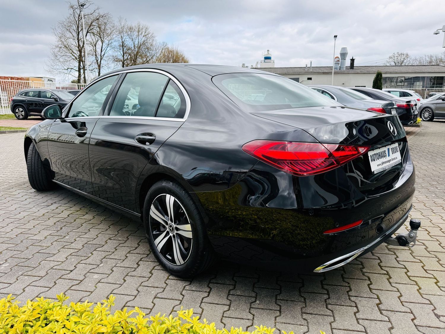 Fahrzeugabbildung Mercedes-Benz C 220 d AVANTGARDE, 360°, AHK, LED, PTS, Navi, S