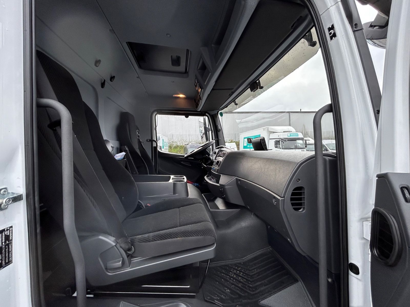 Fahrzeugabbildung Mercedes-Benz Atego 1524 Tiefkühler Carrier LBW