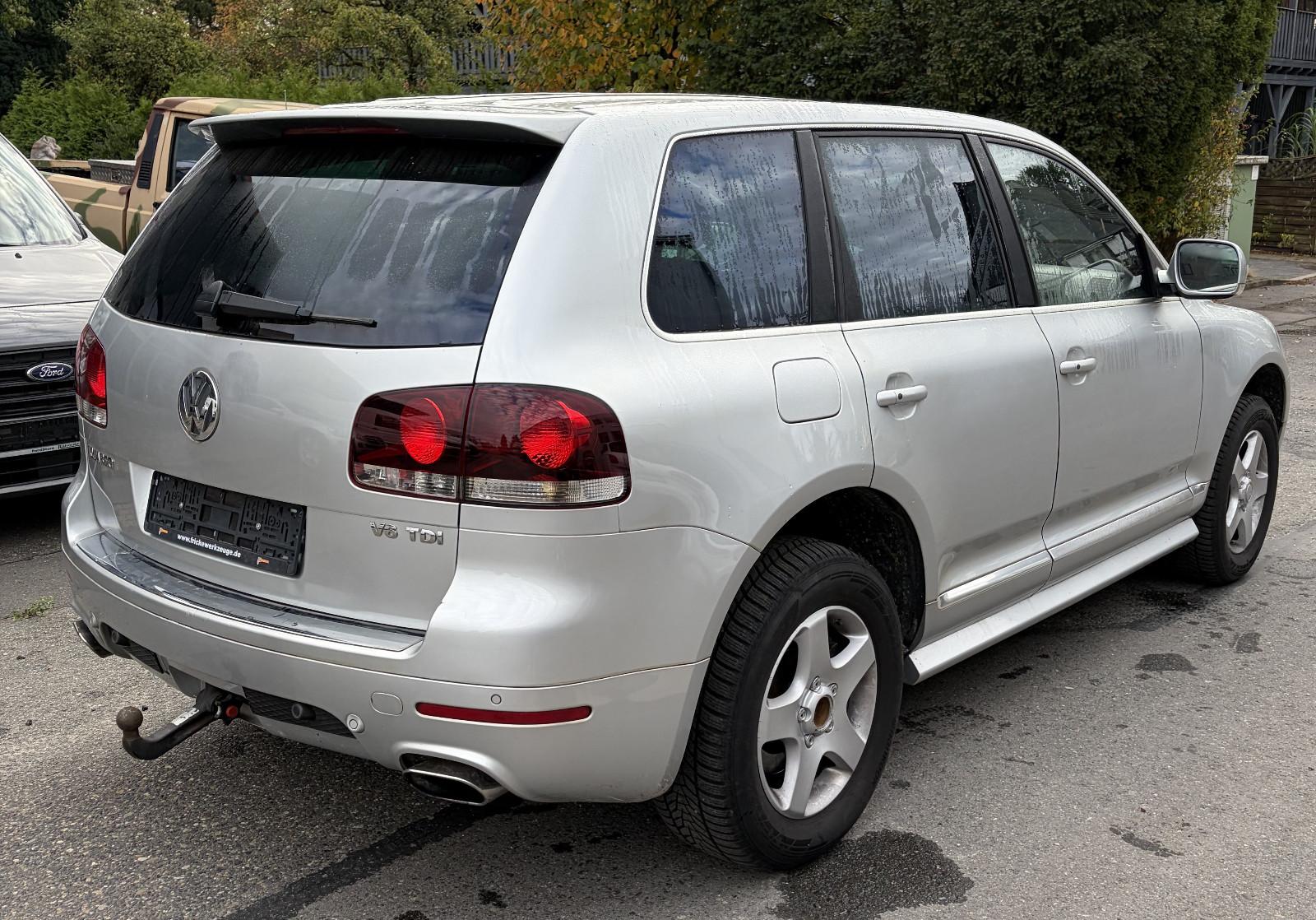 Volkswagen Touareg 2005 — interior