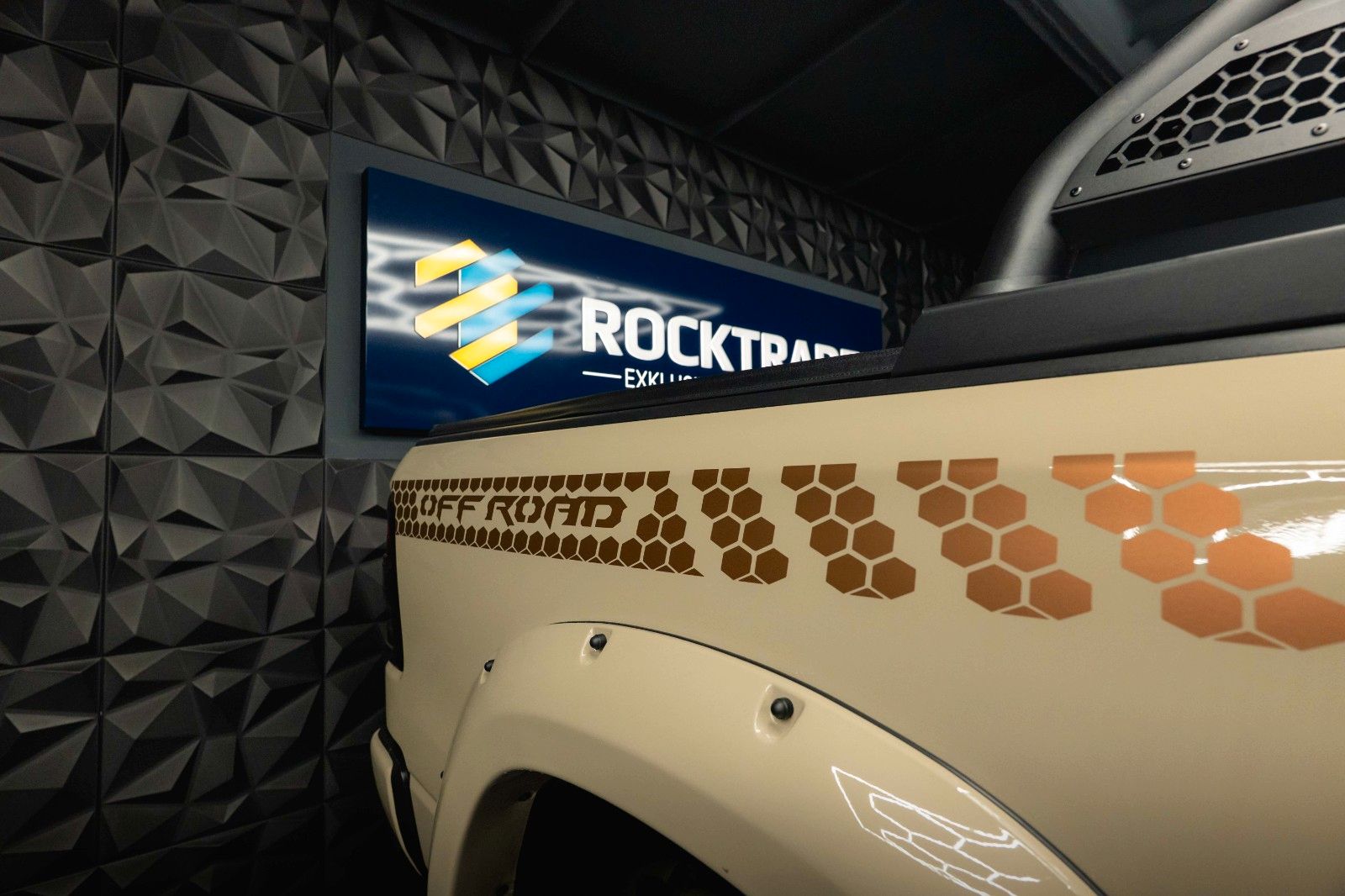 Fahrzeugabbildung Dodge RAM 5.7 V8 HEMI 4x4 OFFROAD LONGBED AXLE LOCK RC