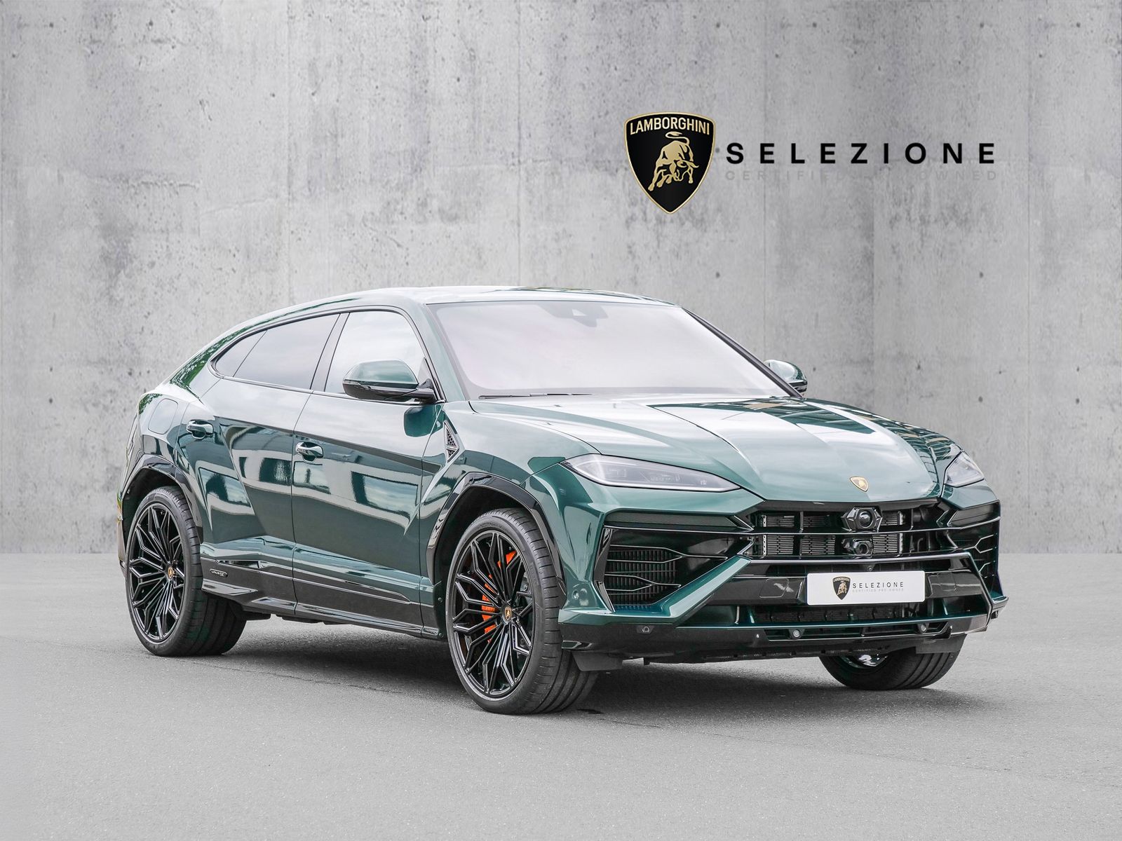 LAMBORGHINI Urus