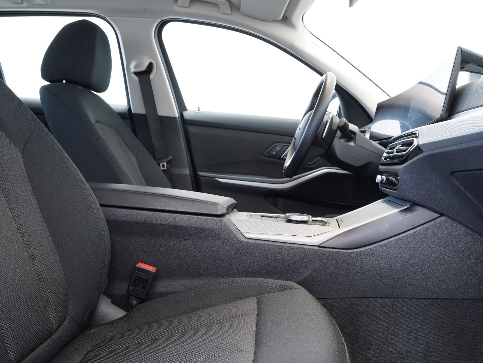 Fahrzeugabbildung BMW 320 d xDrive Touring DRIVING-ASSISTANT/CURVED