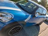 MINI Cooper D Countryman Cooper D AT Cooper - blaue MINI Cooper D Countryman