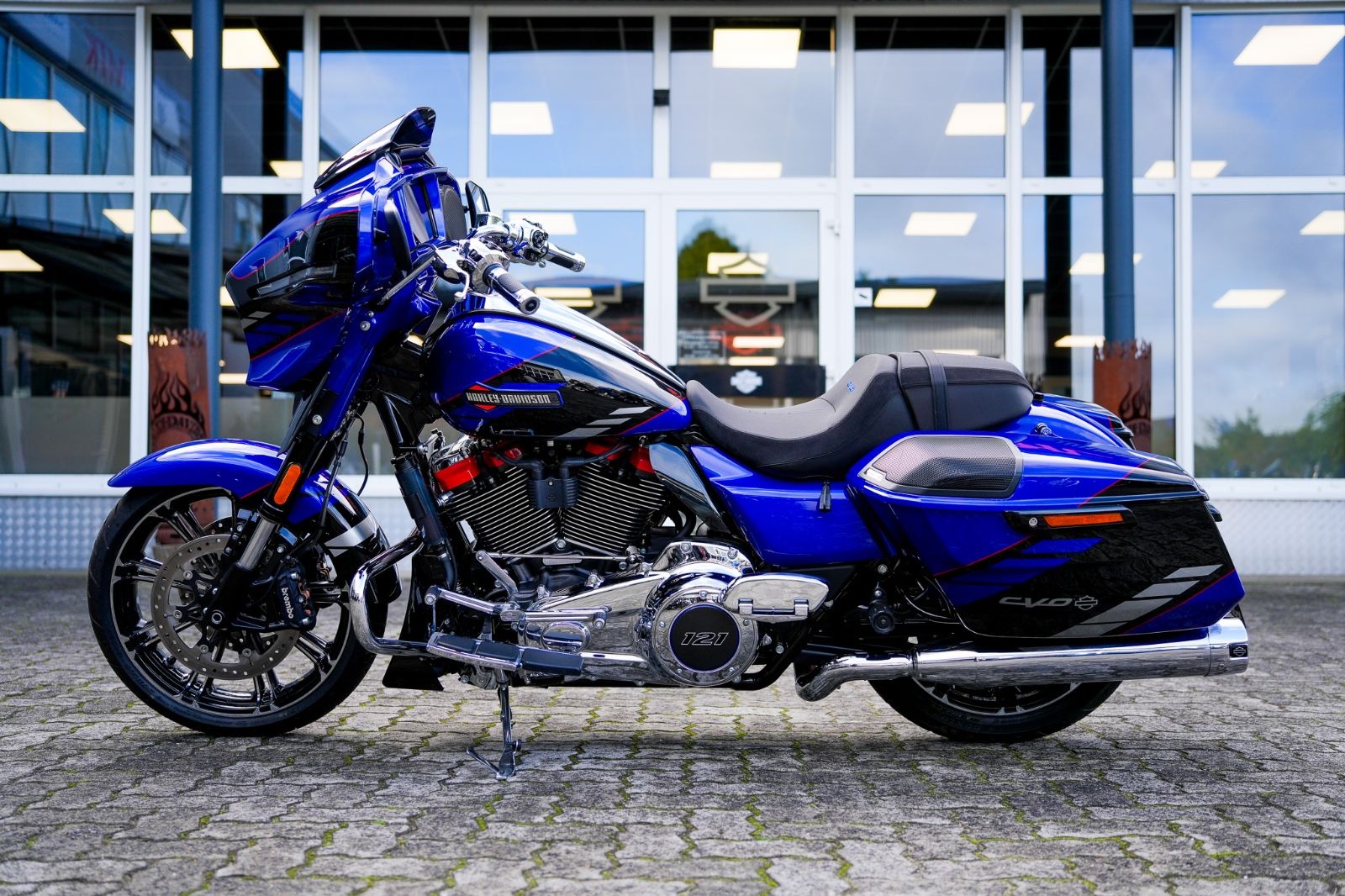 Fahrzeugabbildung Harley-Davidson CVO Street Glide  FLHXSE 121 CUI MY25