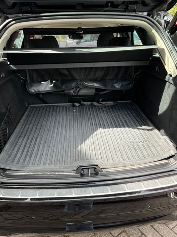 XC60 2WD Momentum Pro*LED*AHK*Leder*Navi*