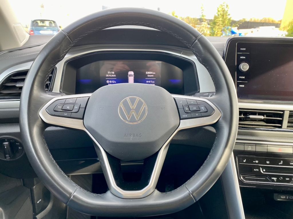 Fahrzeugabbildung Volkswagen T-Roc 1.0 AAC KLIMAAUT SHZ NAVI CARPLAY GJR