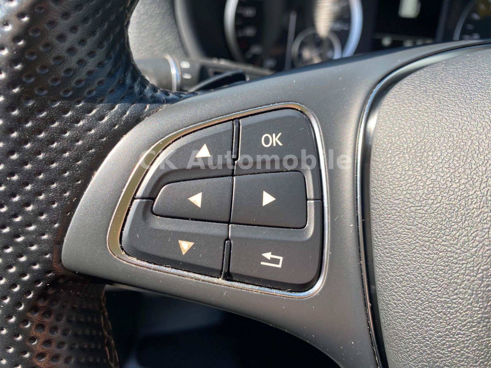 Fahrzeugabbildung Mercedes-Benz Vito Mixto 119 lang Autom./5 Sitze/Navi/LED/Kam