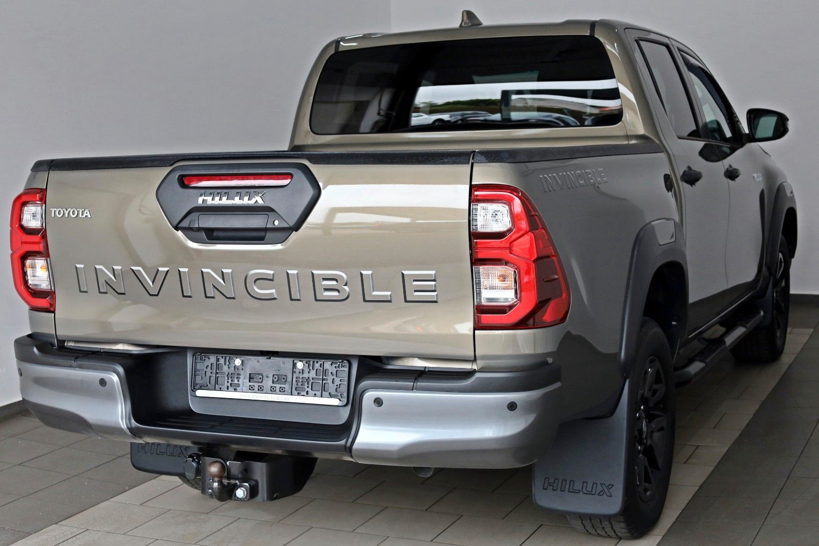 Fahrzeugabbildung Toyota Hilux 2.8 D-4D Invincible,Navi,ACC,  AHK